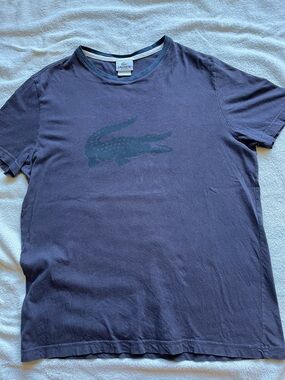 Lacoste Short-Sleeve Crewneck Tee in Navy with Subtle Crocodile Graphic 5/L